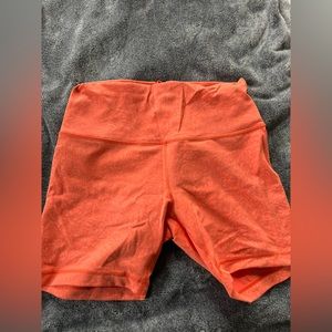 Lululemon Wunder Train High-Rise Short 6"
Crunch Warm Coral
Size 10